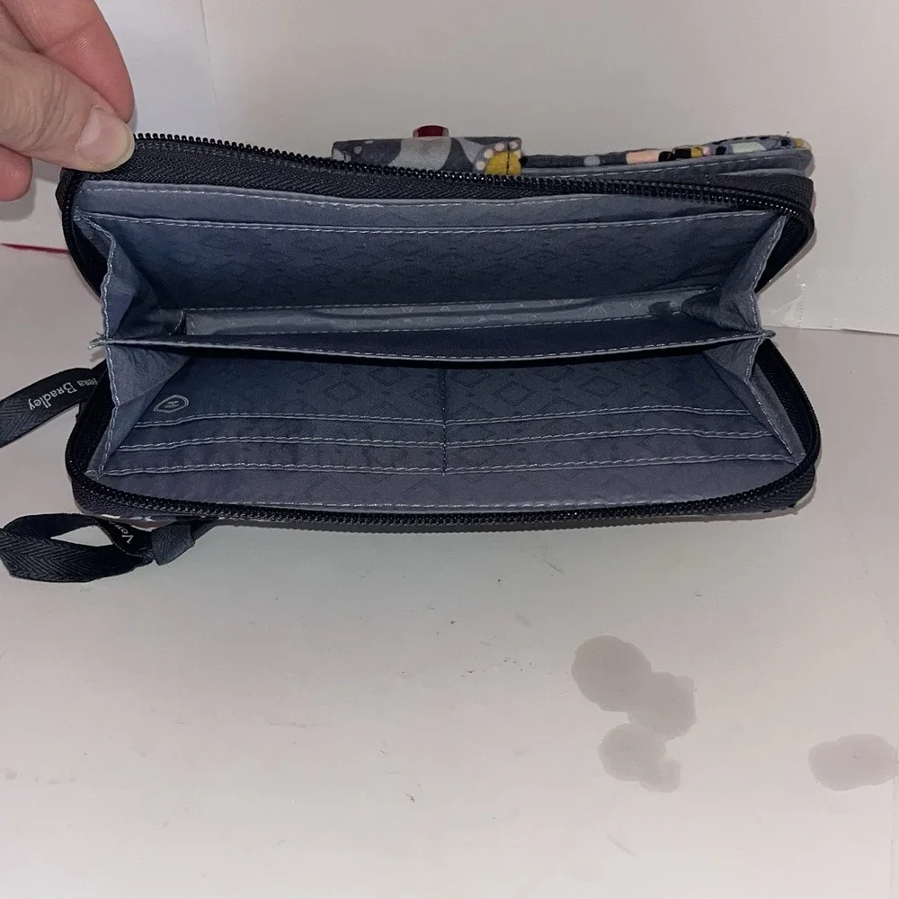 Vera Bradley RFID‎ Turnlock Wallet In Charmont meadow NWOT